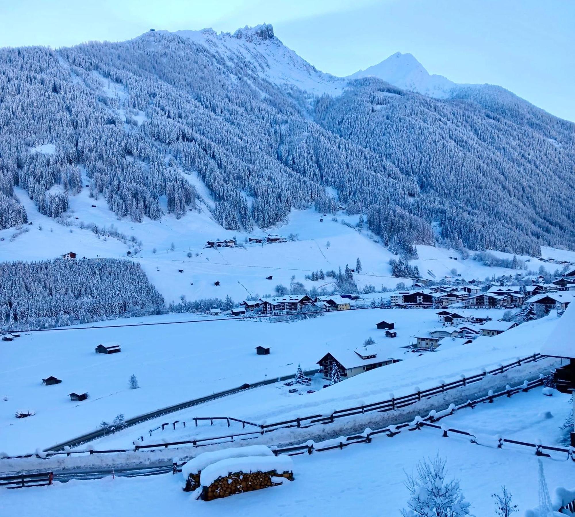 Landhaus Toni Lägenhet Neustift im Stubaital Exteriör bild